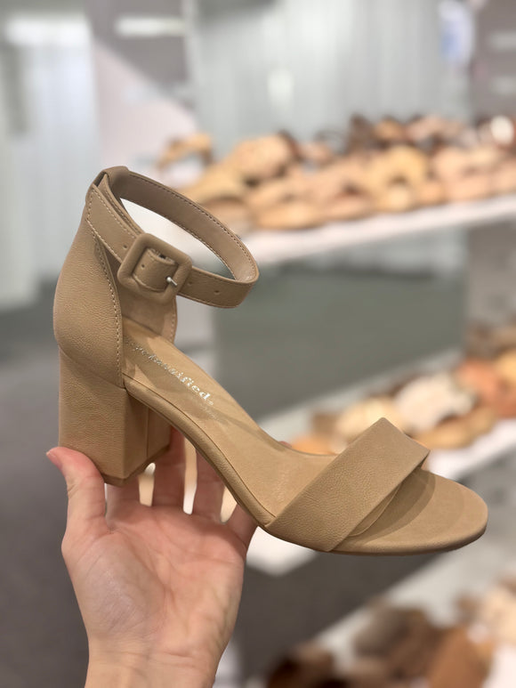 BASIC NUDE HEEL